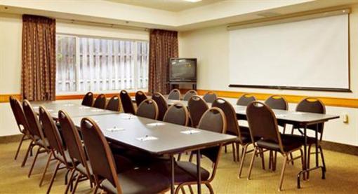 фото отеля AmericInn Lodge & Suites Oakdale