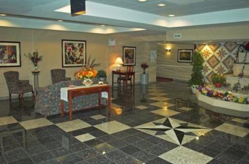 фото отеля Hilltop Inn Niantic