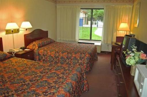 фото отеля Hilltop Inn Niantic