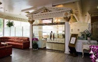 фото отеля Crown Hotel Itaewon
