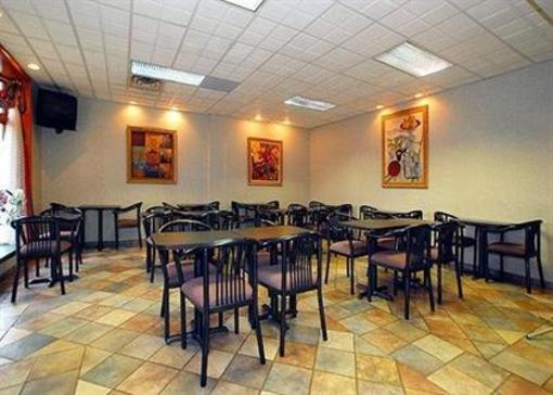 фото отеля Quality Inn & Suites Livonia