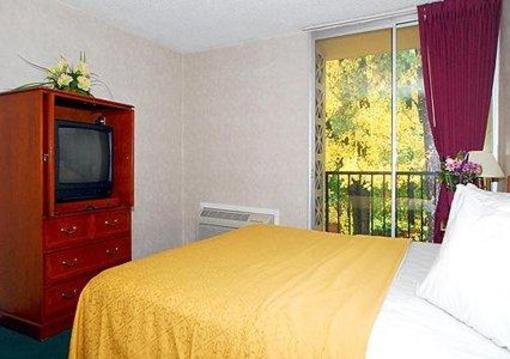 фото отеля Quality Inn & Suites Livonia