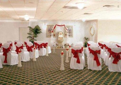фото отеля Quality Inn & Suites Livonia