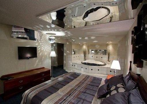 фото отеля Quality Inn & Suites Livonia