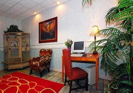 фото отеля Quality Inn & Suites Livonia