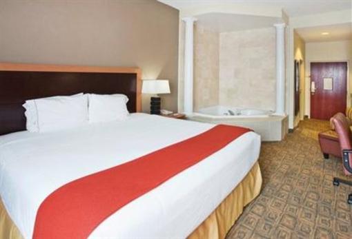 фото отеля Holiday Inn Express Hotel & Suites Charlotte Concord (North Carolina)
