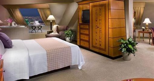 фото отеля Luxor Las Vegas