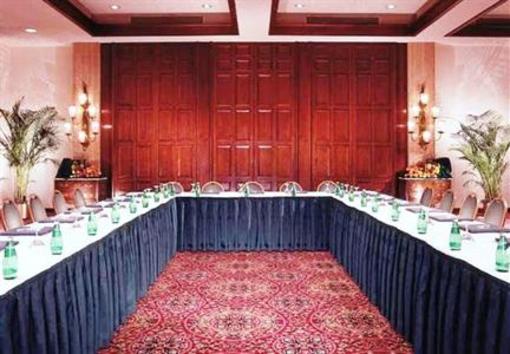 фото отеля Marriott Chateau Champlain