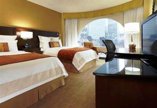 фото отеля Marriott Chateau Champlain