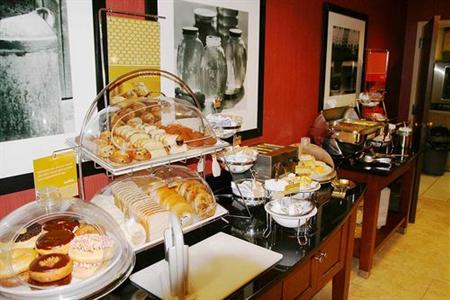 фото отеля Hampton Inn Fall River/Westport