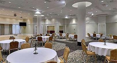 фото отеля Wyndham Garden Hotel Baronne Plaza