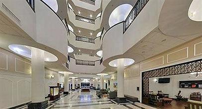 фото отеля Wyndham Garden Hotel Baronne Plaza