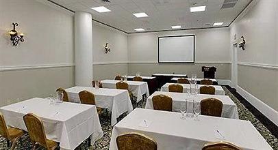 фото отеля Wyndham Garden Hotel Baronne Plaza