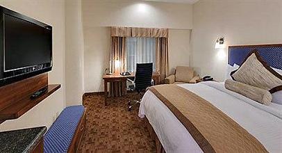фото отеля Wyndham Garden Hotel Baronne Plaza