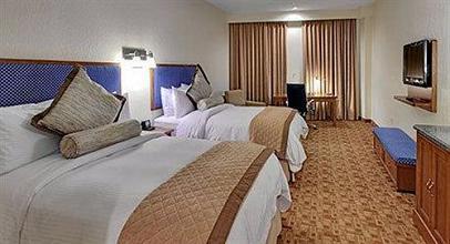 фото отеля Wyndham Garden Hotel Baronne Plaza