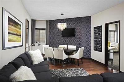 фото отеля Four Points by Sheraton Calgary West