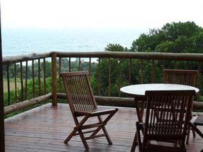 фото отеля Crawford's Beach Lodge & Cabins East London