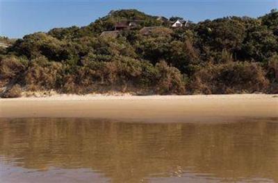 фото отеля Crawford's Beach Lodge & Cabins East London