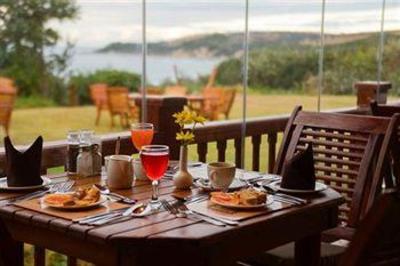фото отеля Crawford's Beach Lodge & Cabins East London