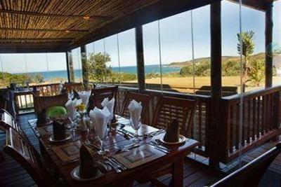 фото отеля Crawford's Beach Lodge & Cabins East London