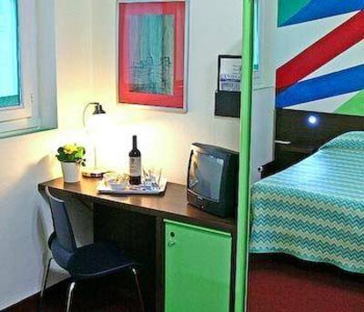 фото отеля Hotel Cairoli