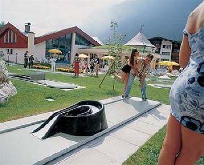 фото отеля Wellness Familienhotel Alpenrose Elbigenalp