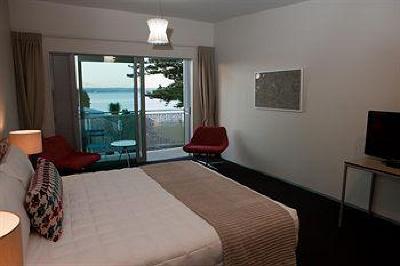 фото отеля Navigate Seaside Accommodation