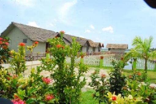фото отеля Emarald Pristine Island Floating Resort