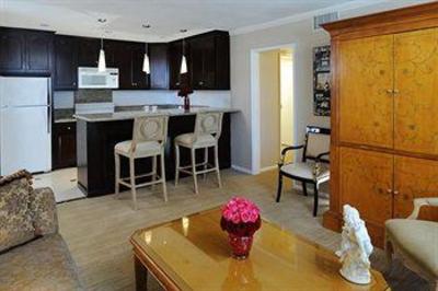 фото отеля Beverly Hills Plaza Hotel