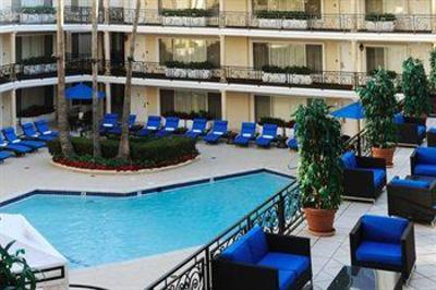 фото отеля Beverly Hills Plaza Hotel