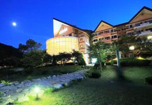 фото отеля Hanwha Resort Sanjeong Lake