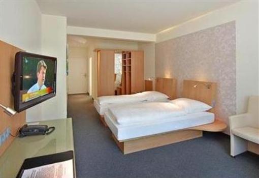 фото отеля Tholes Stadt-Gut-Hotel Garni