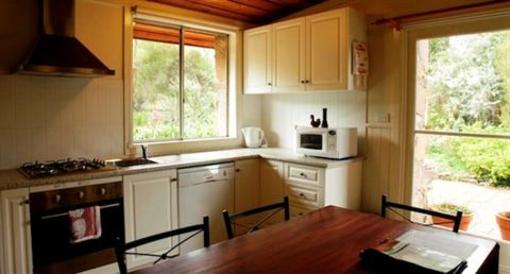 фото отеля Wombat Hills Cottages Mansfield