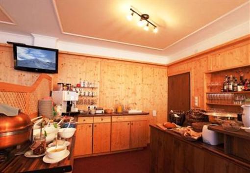 фото отеля Pension Anna Sankt Leonhard im Pitztal