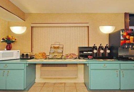 фото отеля Econo Lodge Live Oak