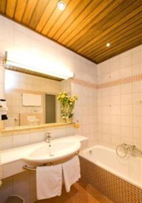 фото отеля Hotel Landgasthof Altwirt Seeham
