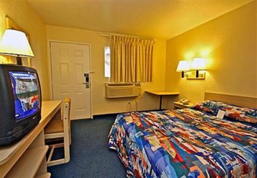 фото отеля Motel 6 Los Angeles Chino