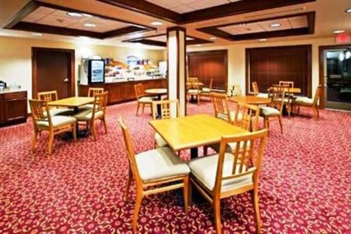 фото отеля Holiday Inn Express Hotel & Suites Greenville (Ohio)
