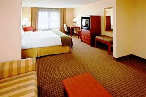 фото отеля Holiday Inn Express Hotel & Suites Greenville (Ohio)