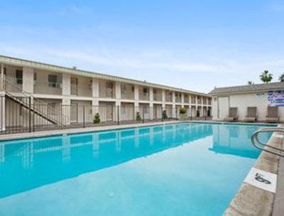фото отеля Days Inn Gateway to Yosemite