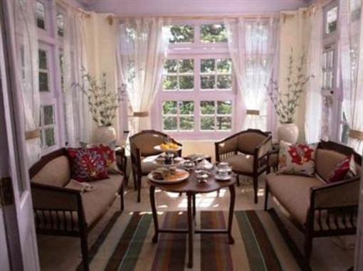 фото отеля Mount N Mist Hotel Nainital