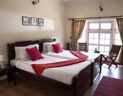 фото отеля Mount N Mist Hotel Nainital