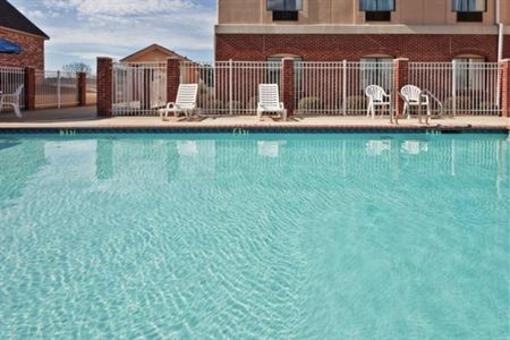 фото отеля Holiday Inn Express Ste Forest