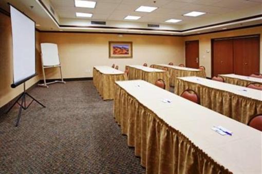 фото отеля Holiday Inn Express Hotel & Suites Tooele