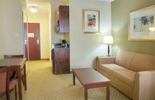 фото отеля Holiday Inn Express Hotel & Suites Winnie