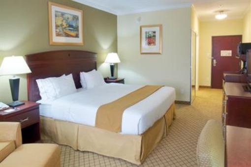 фото отеля Holiday Inn Express Hotel & Suites Winnie