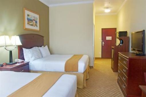 фото отеля Holiday Inn Express Hotel & Suites Winnie
