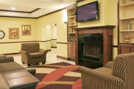 фото отеля Holiday Inn Express Hotel & Suites Winnie