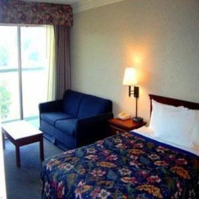 фото отеля Cavalier Inn at the University of Virginia