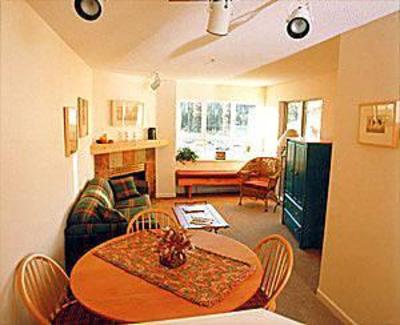 фото отеля ResortQuest Marketplace Lodge Vacation Rental Whistler